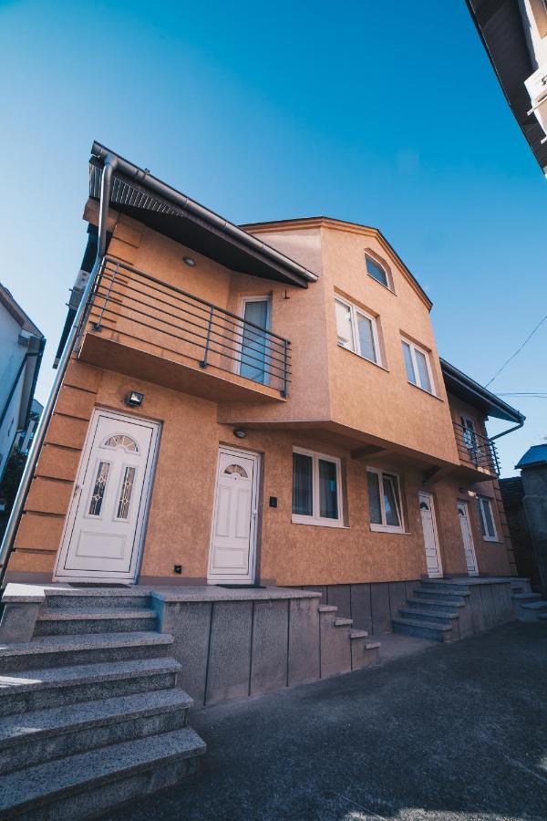 Boutique Luxury Apartments Крагуєваць Екстер'єр фото